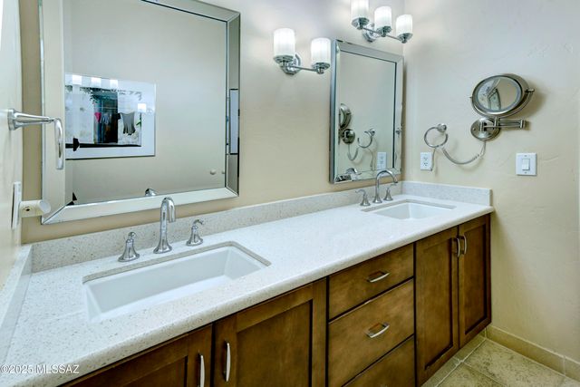 1521 E Placita Abeja, Tucson, AZ 85718