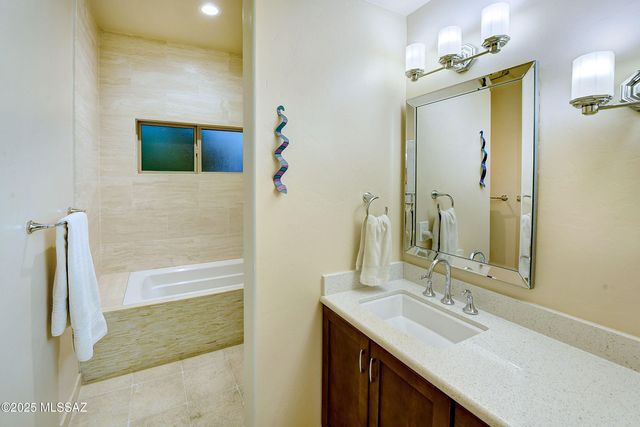 1521 E Placita Abeja, Tucson, AZ 85718