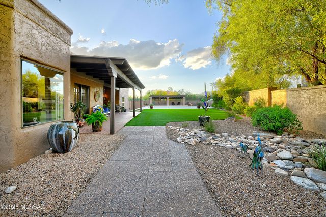 1521 E Placita Abeja, Tucson, AZ 85718