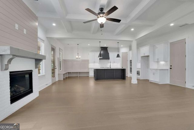 6181 Shoreland Circle, Buford, GA 30518
