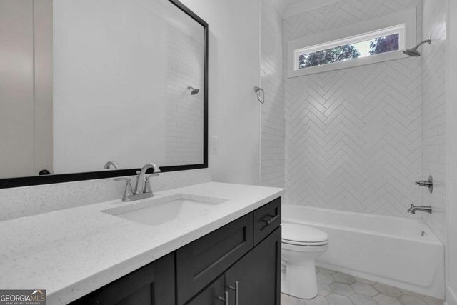 6181 Shoreland Circle, Buford, GA 30518