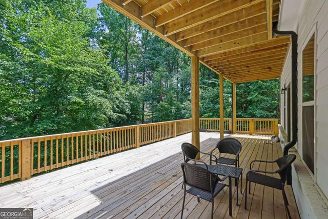 6181 Shoreland Circle, Buford, GA 30518