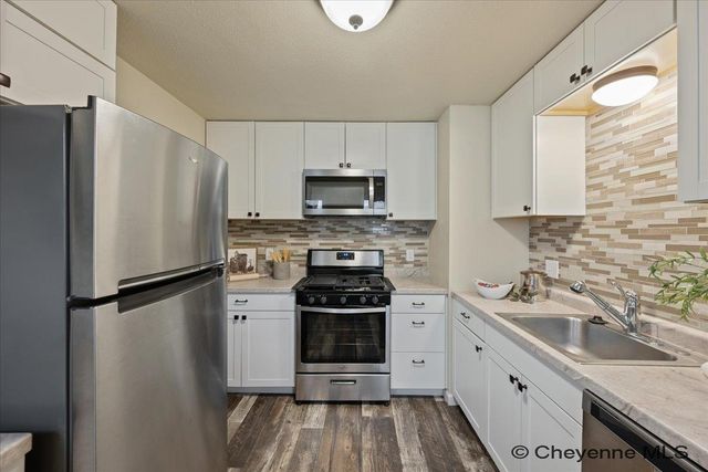 1911 E 17TH ST, Cheyenne, WY 82001