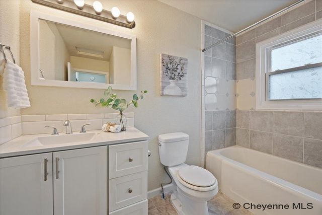 1911 E 17TH ST, Cheyenne, WY 82001