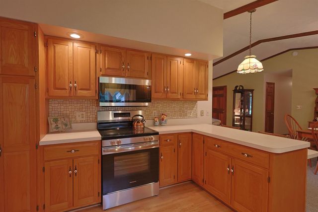 94 James Street, Hartford, VT 05001