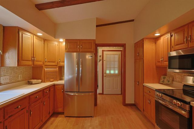 94 James Street, Hartford, VT 05001