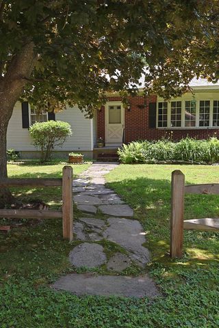 94 James Street, Hartford, VT 05001