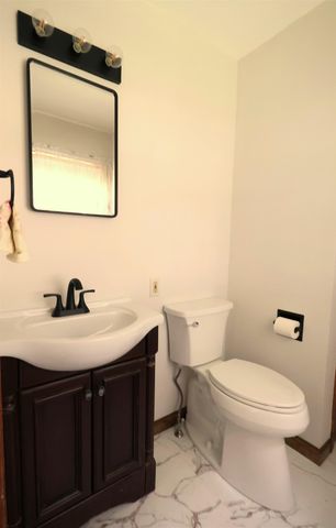 94 James Street, Hartford, VT 05001
