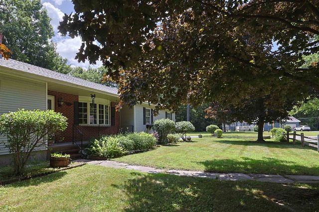 94 James Street, Hartford, VT 05001