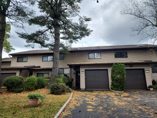 80 Northgate Circle, Melville, NY 11747