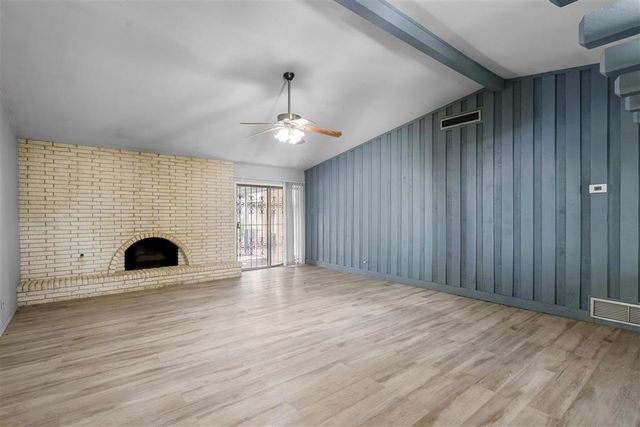 725 W Sale Road, Lake Charles, LA 70605