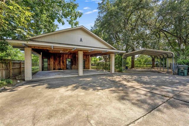 725 W Sale Road, Lake Charles, LA 70605