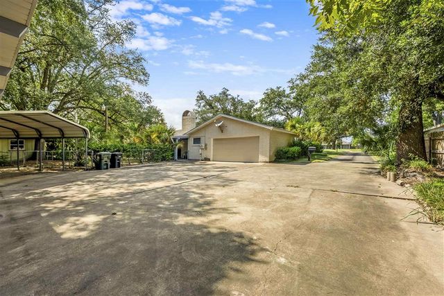 725 W Sale Road, Lake Charles, LA 70605