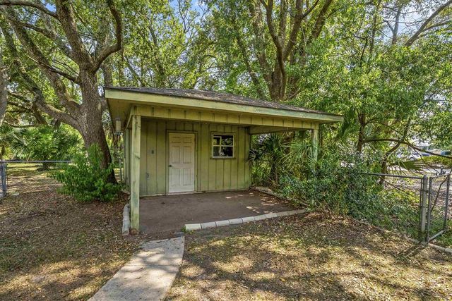 725 W Sale Road, Lake Charles, LA 70605