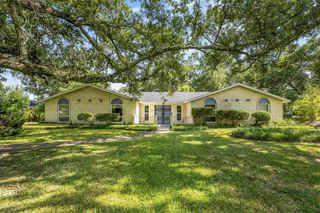 725 W Sale Road, Lake Charles, LA 70605