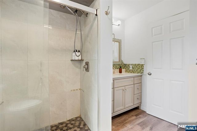 54 Haven Avenue, Bergenfield, NJ 07621