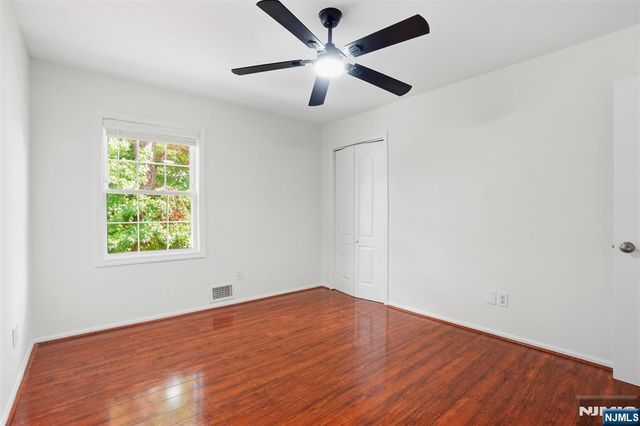 54 Haven Avenue, Bergenfield, NJ 07621