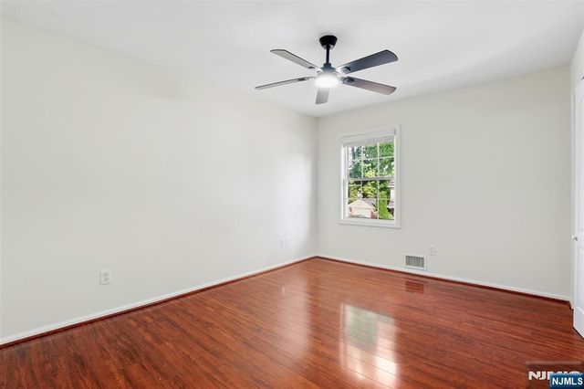 54 Haven Avenue, Bergenfield, NJ 07621