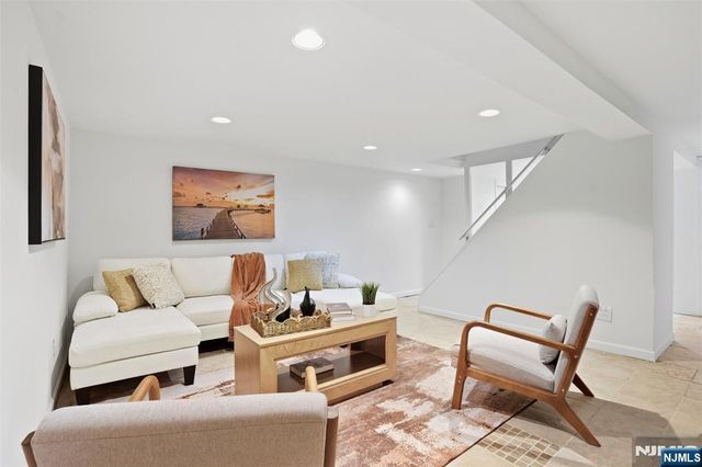 54 Haven Avenue, Bergenfield, NJ 07621