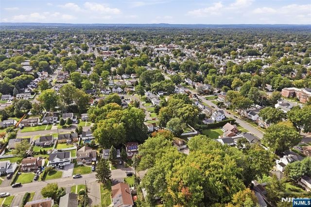 54 Haven Avenue, Bergenfield, NJ 07621