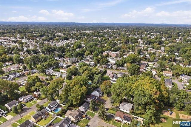 54 Haven Avenue, Bergenfield, NJ 07621