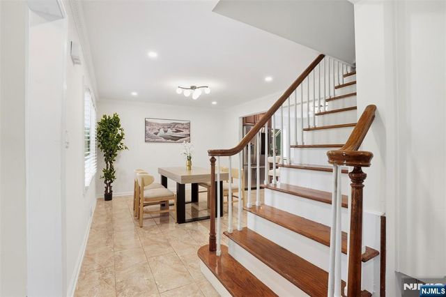 54 Haven Avenue, Bergenfield, NJ 07621