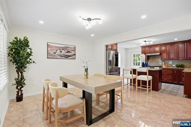 54 Haven Avenue, Bergenfield, NJ 07621