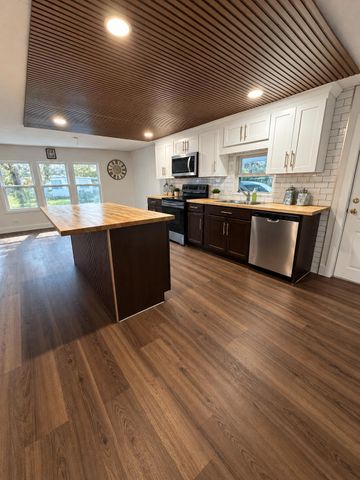 8572 Crown Drive, Boynton Beach, FL 33436