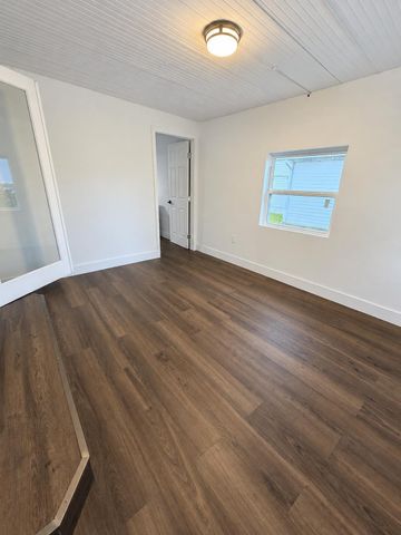 8572 Crown Drive, Boynton Beach, FL 33436