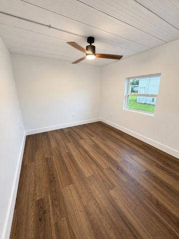 8572 Crown Drive, Boynton Beach, FL 33436