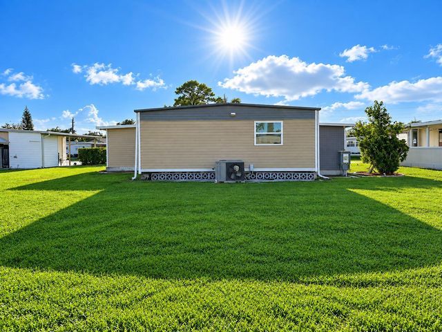 8572 Crown Drive, Boynton Beach, FL 33436
