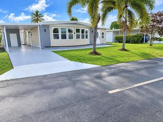8572 Crown Drive, Boynton Beach, FL 33436