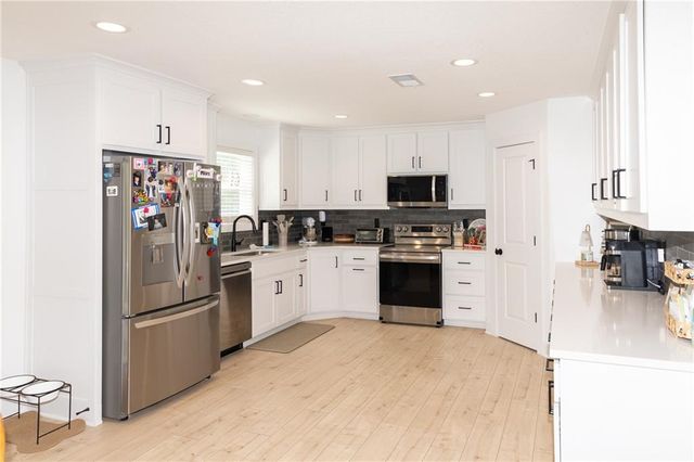 1829 152nd Circle E, Olathe, KS 66062