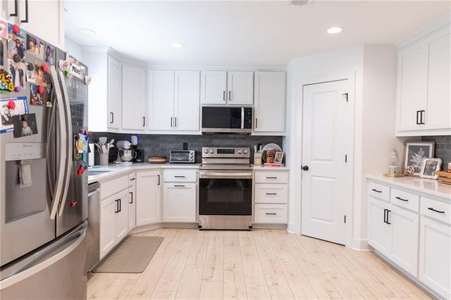 1829 152nd Circle E, Olathe, KS 66062