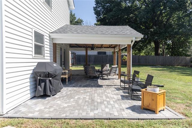 1829 152nd Circle E, Olathe, KS 66062