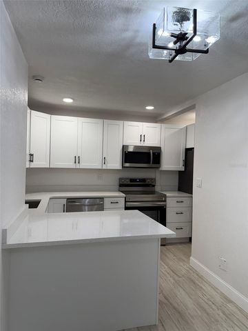 2413 18TH AVENUE N, St Petersburg, FL 33713