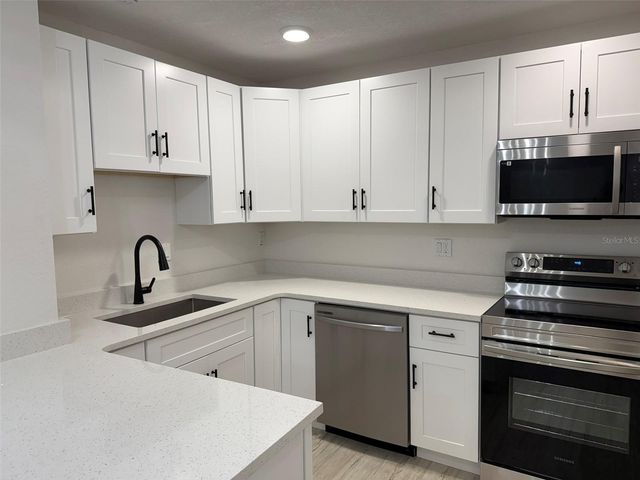 2413 18TH AVENUE N, St Petersburg, FL 33713