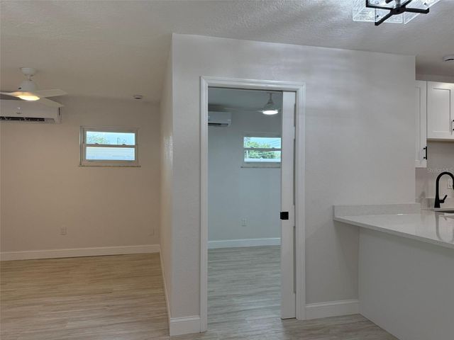 2413 18TH AVENUE N, St Petersburg, FL 33713