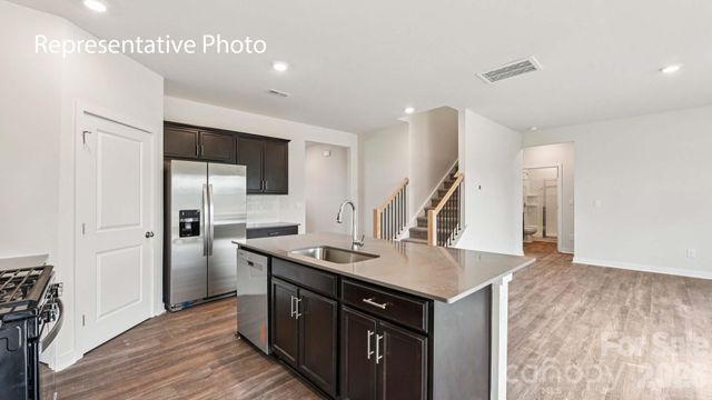 5616 Pamplona Way, Charlotte, NC 28214