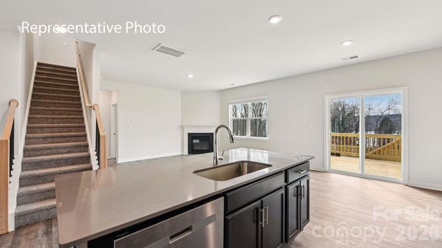 5616 Pamplona Way, Charlotte, NC 28214