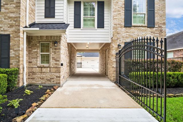 5919 Majestic Pines Drive, Kingwood, TX 77345