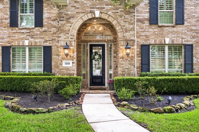 5919 Majestic Pines Drive, Kingwood, TX 77345