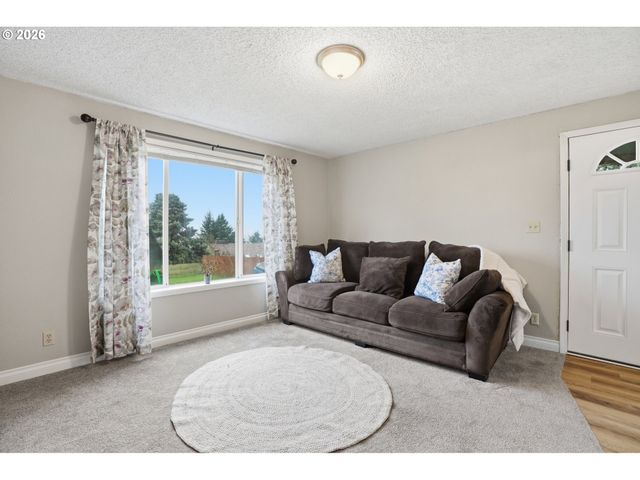 3507 E 11TH St, Vancouver, WA 98661