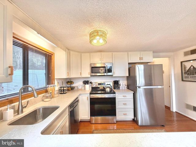 393 TECUMSEH TRL, Hedgesville, WV 25427