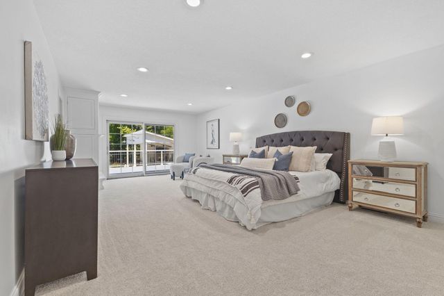 8100 Oakmere Road, Bloomington, MN 55438