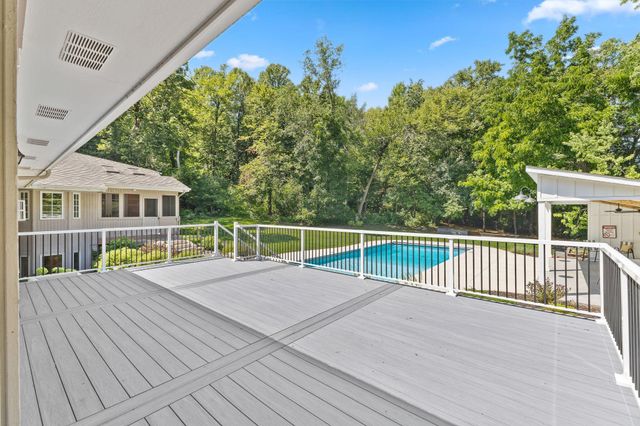 8100 Oakmere Road, Bloomington, MN 55438
