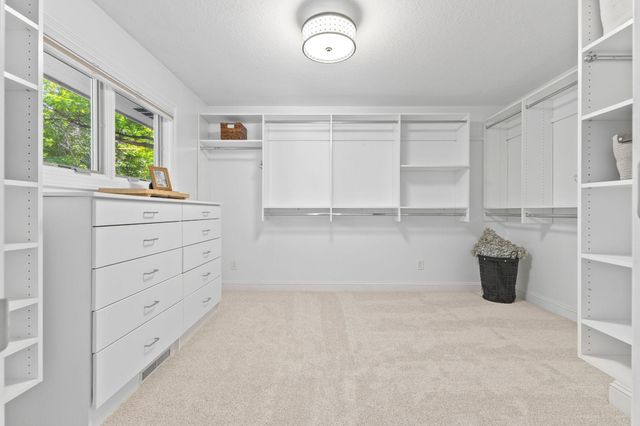 8100 Oakmere Road, Bloomington, MN 55438