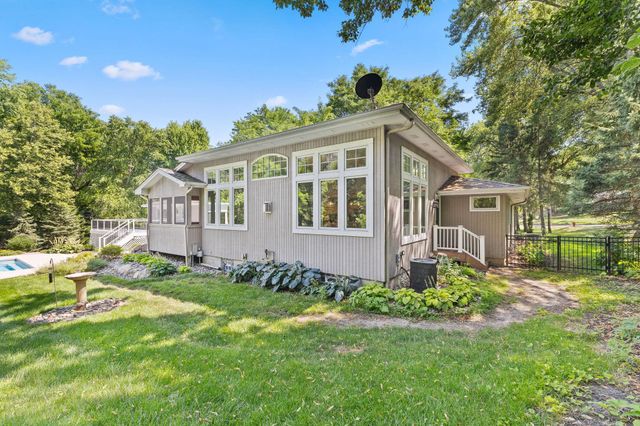 8100 Oakmere Road, Bloomington, MN 55438