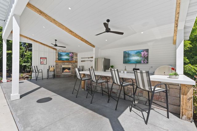 8100 Oakmere Road, Bloomington, MN 55438