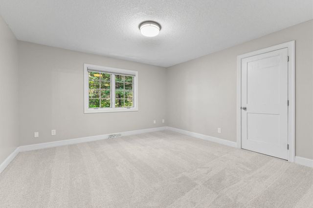 8100 Oakmere Road, Bloomington, MN 55438